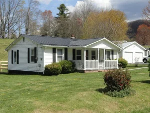 Charming Cottage Home on 0.62 Acres in Marion, Virginia – Estimated Value $178,200