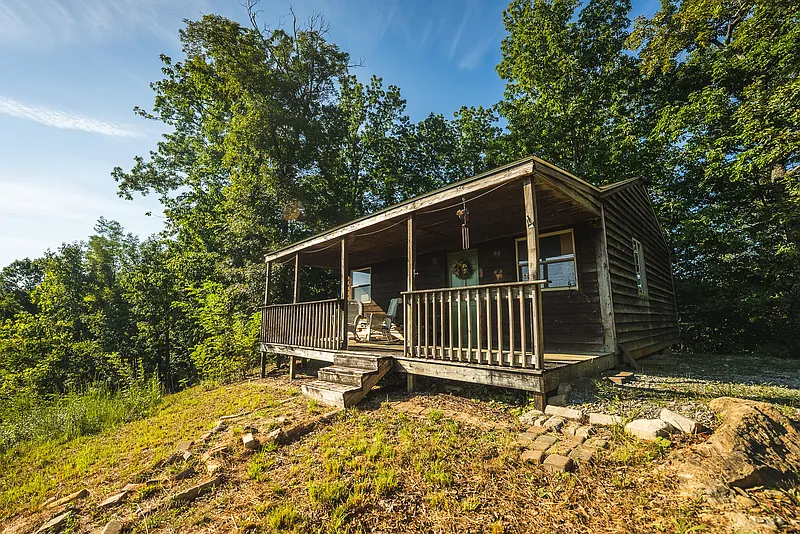Shawsville, VA Off-Grid Mountain Retreat: Auction Analysis