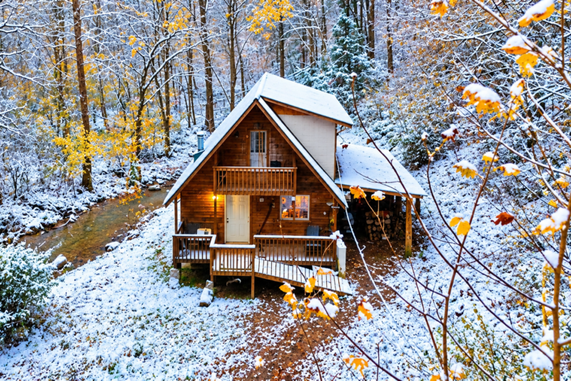 $140K Mountain Cabin Retreat: 3-Bed Off-Grid Haven on 1.9 Acres in Clayhole, KY