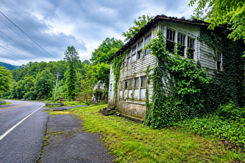 24 Acres Land for Sale in Arjay, Bell County, KY with Historic Building ($55,000)
